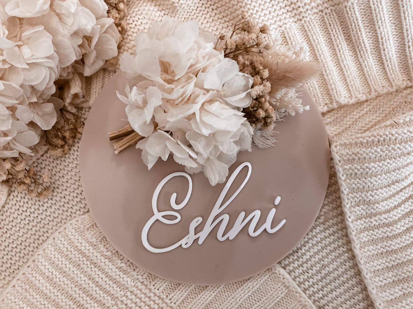 Acrylic dried flower name sign latte