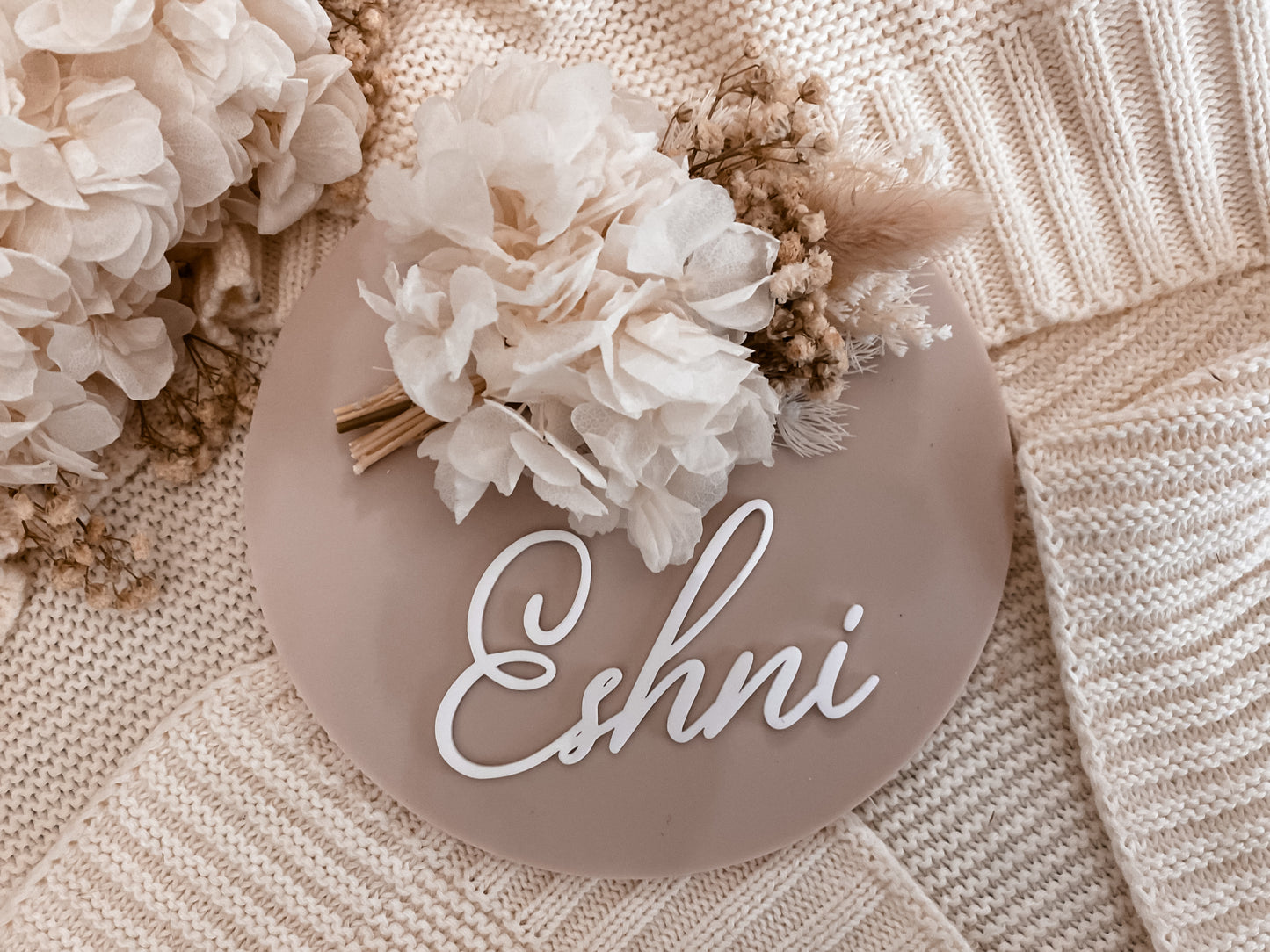 Acrylic dried flower name sign latte