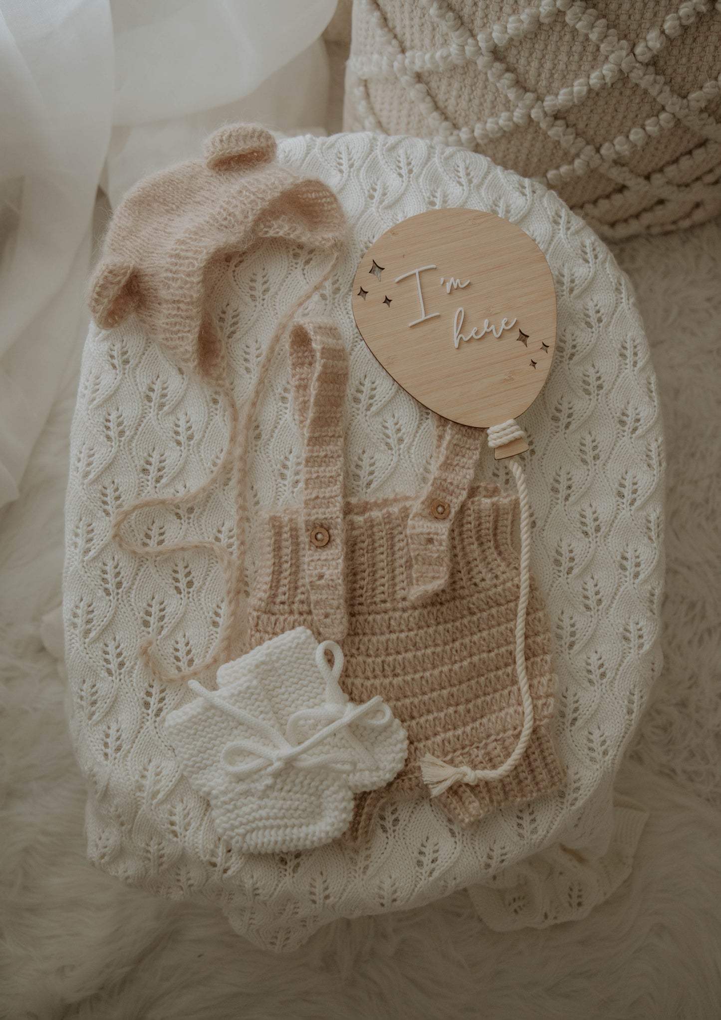 I’m here balloon wooden announcement plaque