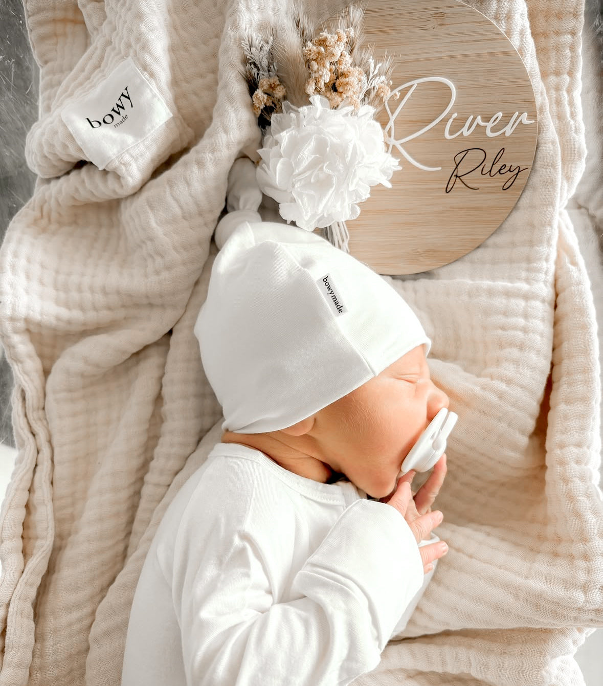 Dried flower birth announcement sign neutral flowers