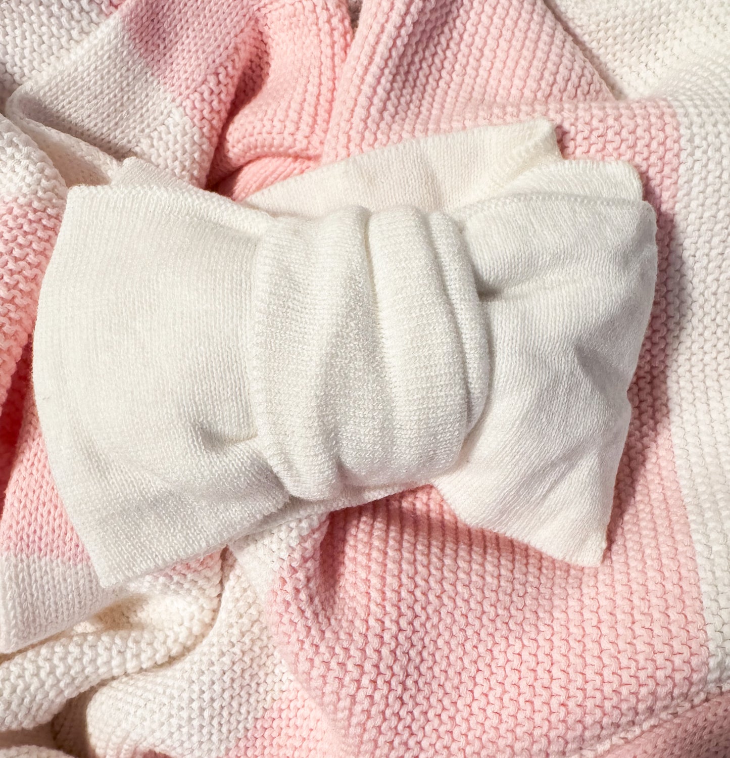 Oversized baby bow white