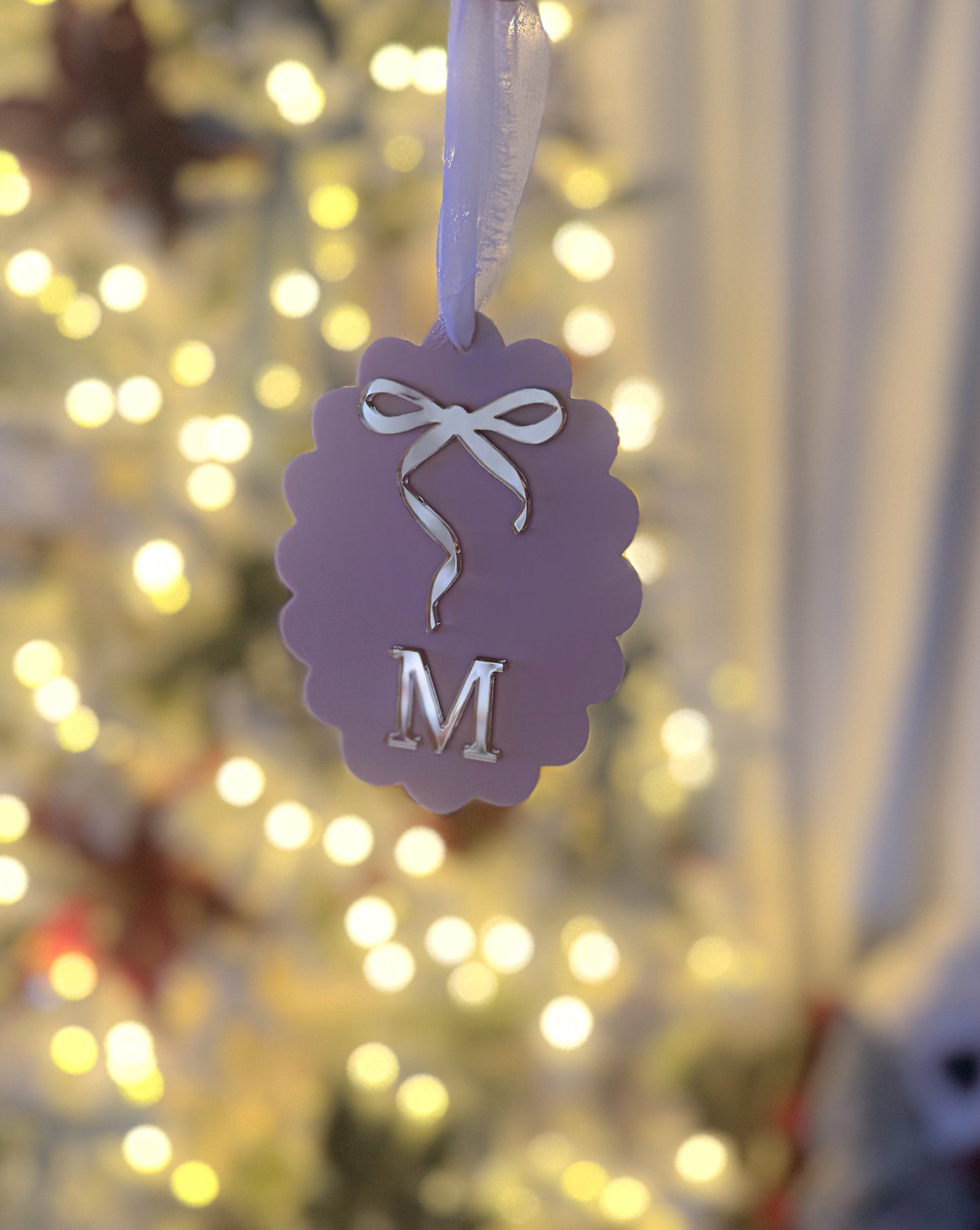 Scallop bow Christmas tree decoration