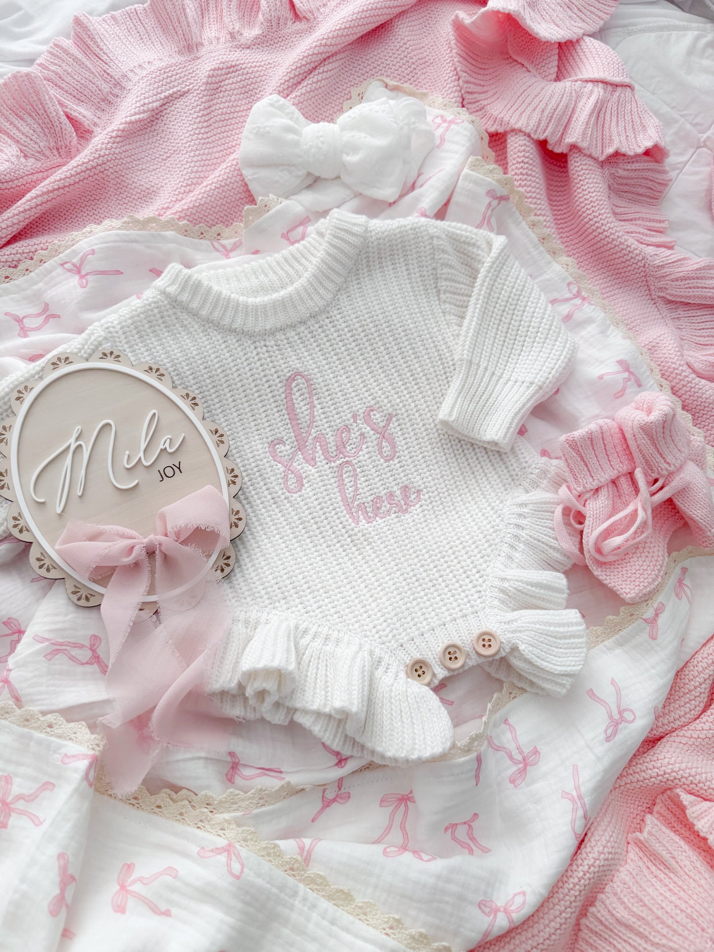 Bow pattern lace edge muslin swaddle