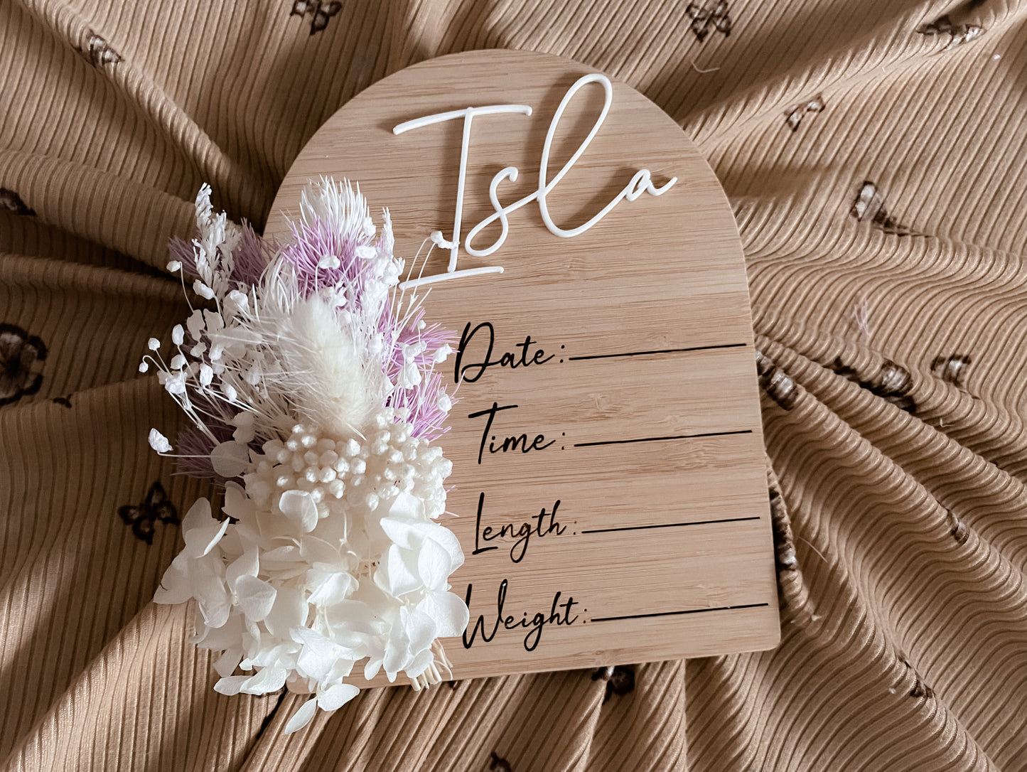 White and purple writeable announcement