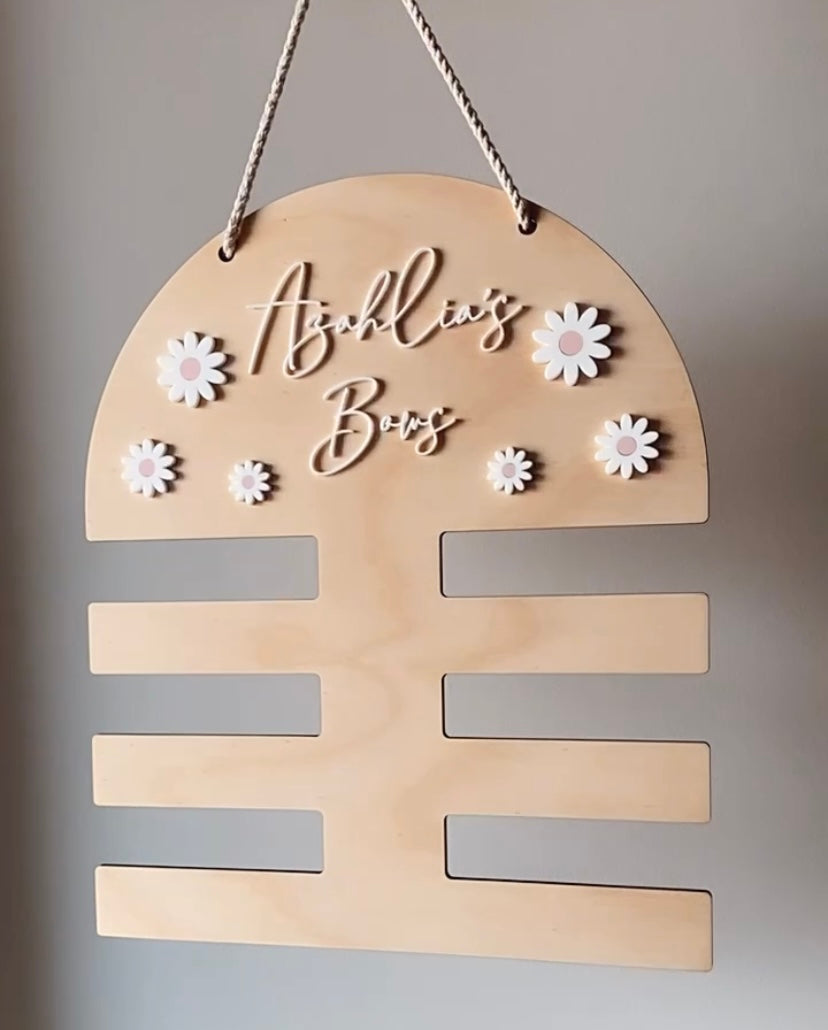 Personalised daisy bow holder