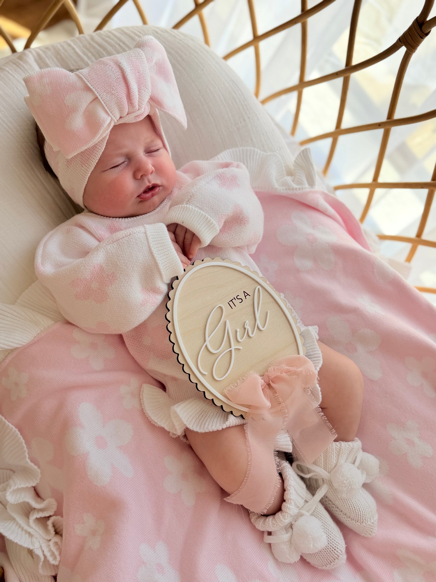 Pink and white flower frill reversible baby blanket