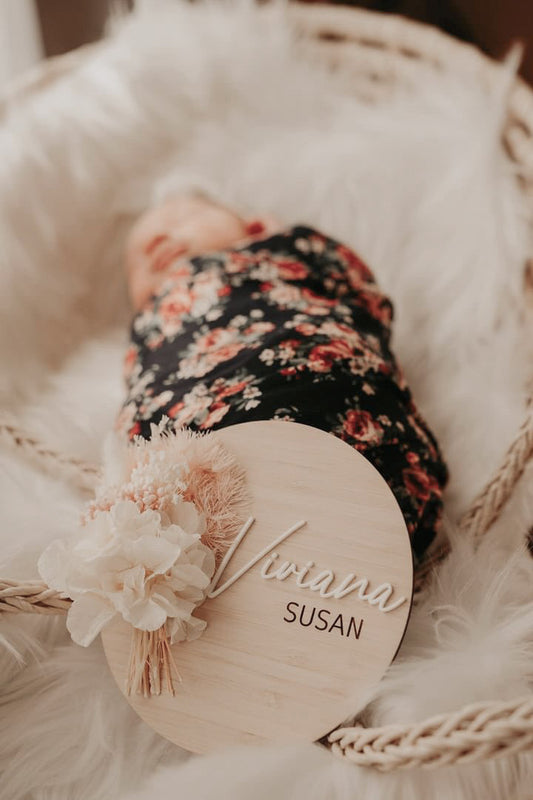 Dried flower wooden name sign with different fonts