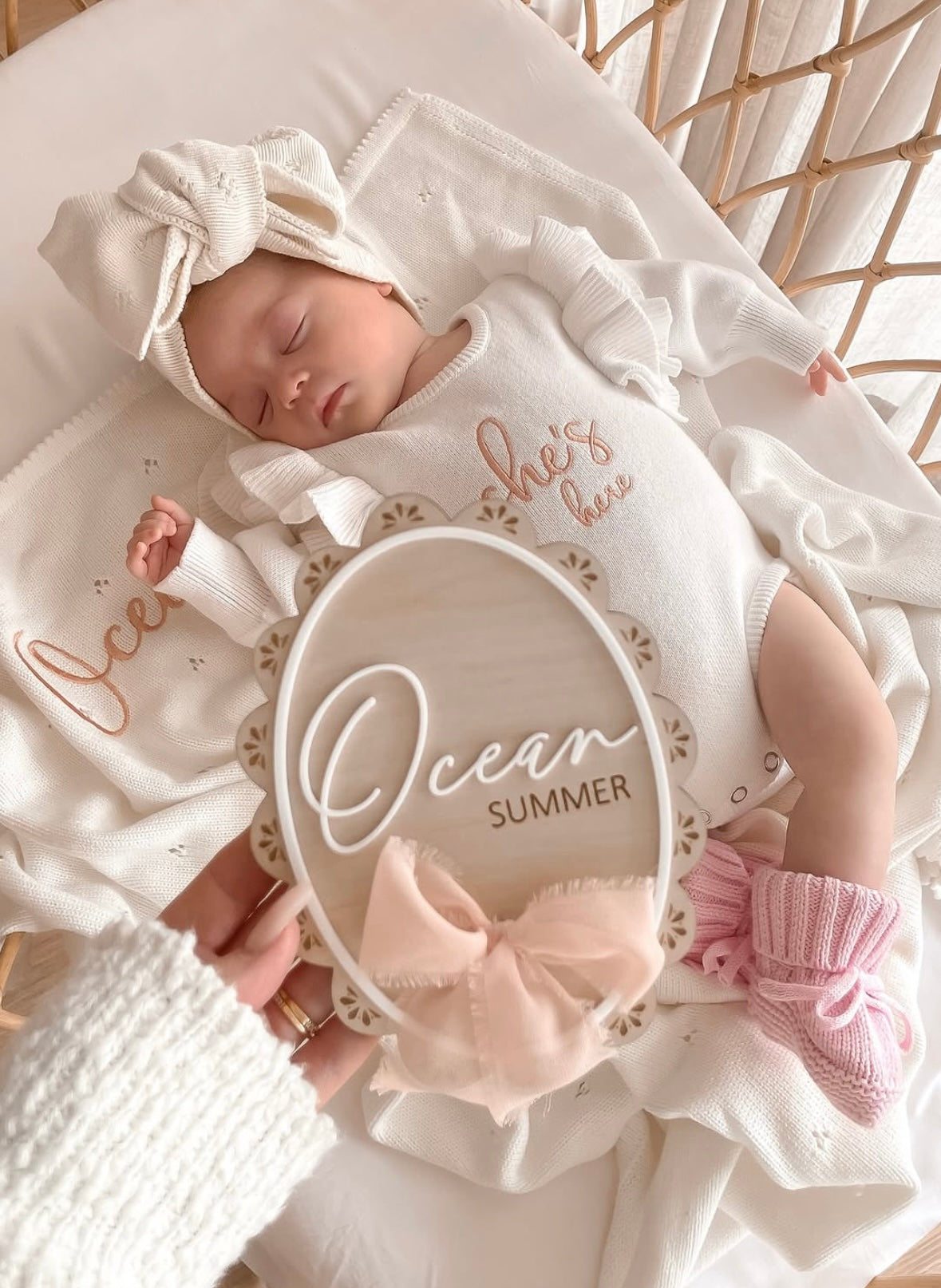 Scallop edge lace patterned birth announcement sign