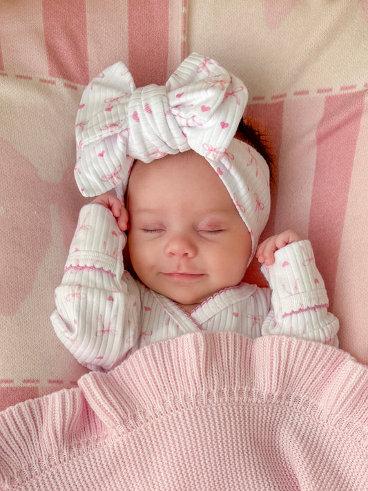 Sweetheart adjustable bow