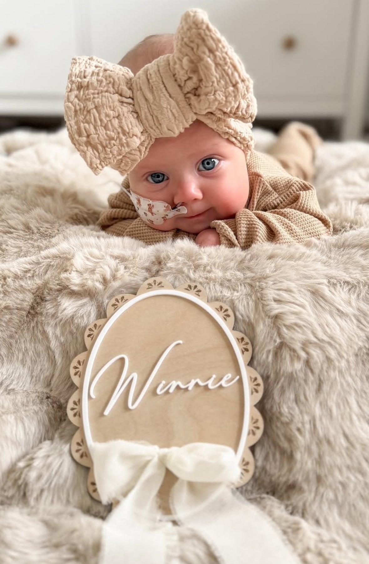 Scallop edge lace patterned birth announcement sign