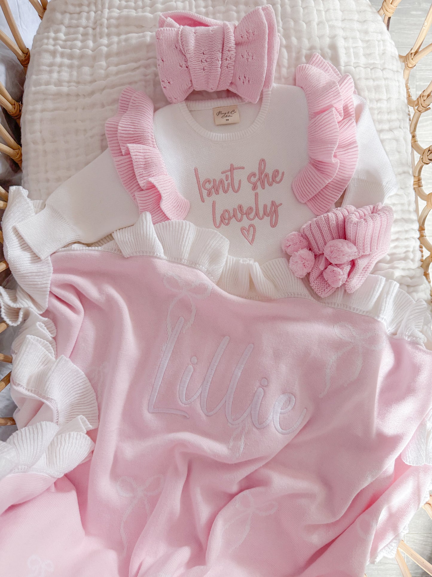 Pink and white bow frill blanket