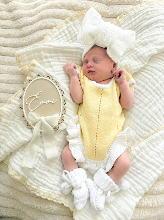 Yellow and white frill leg baby announcement outfit