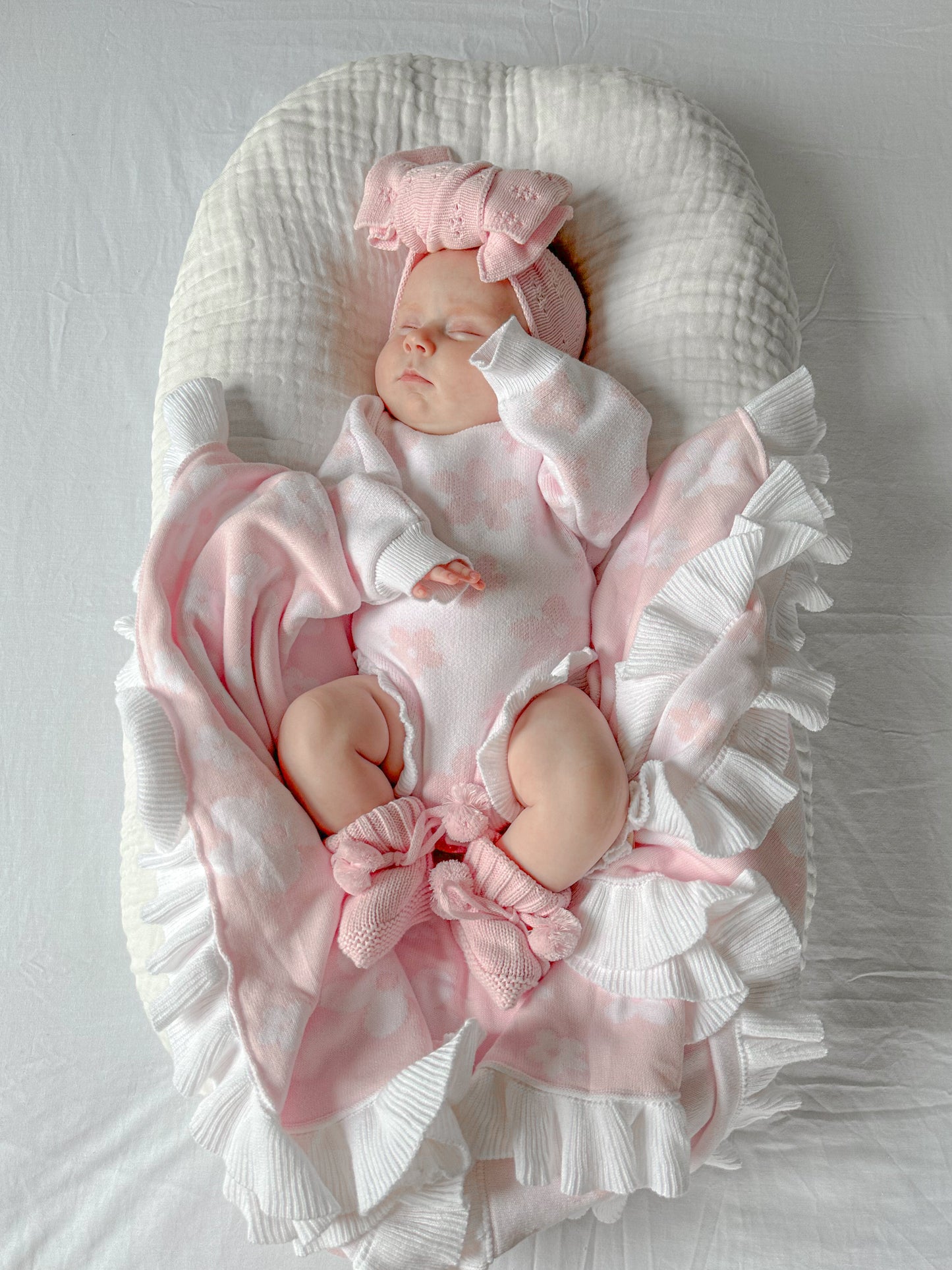 Flower pattern frill leg baby romper