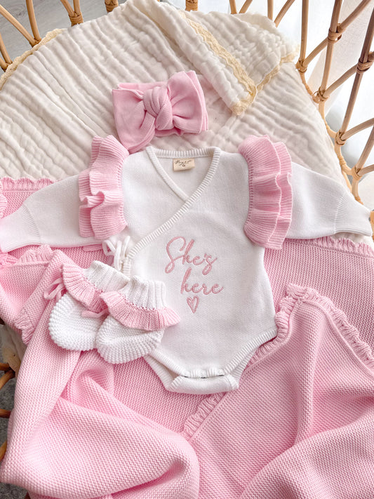 She’s here baby announcement outfit set