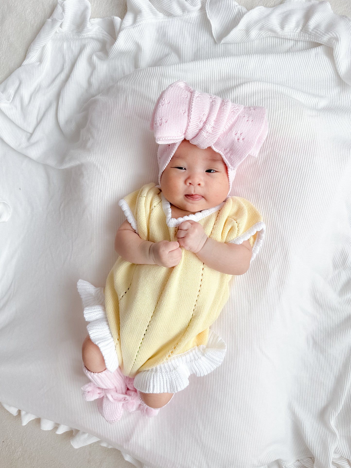 Oversized pointelle pattern pink baby bow