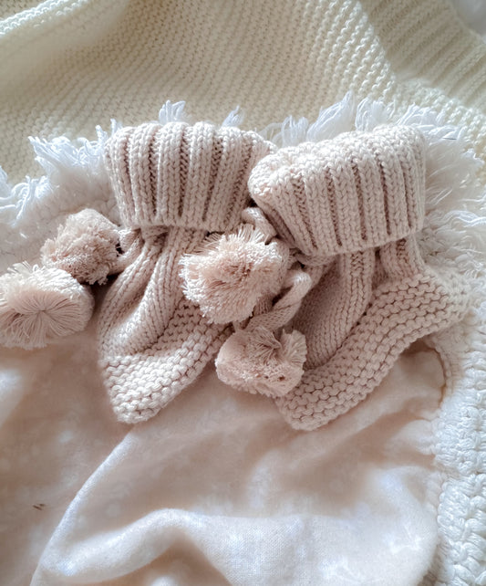 Oatmeal soft knit baby booties