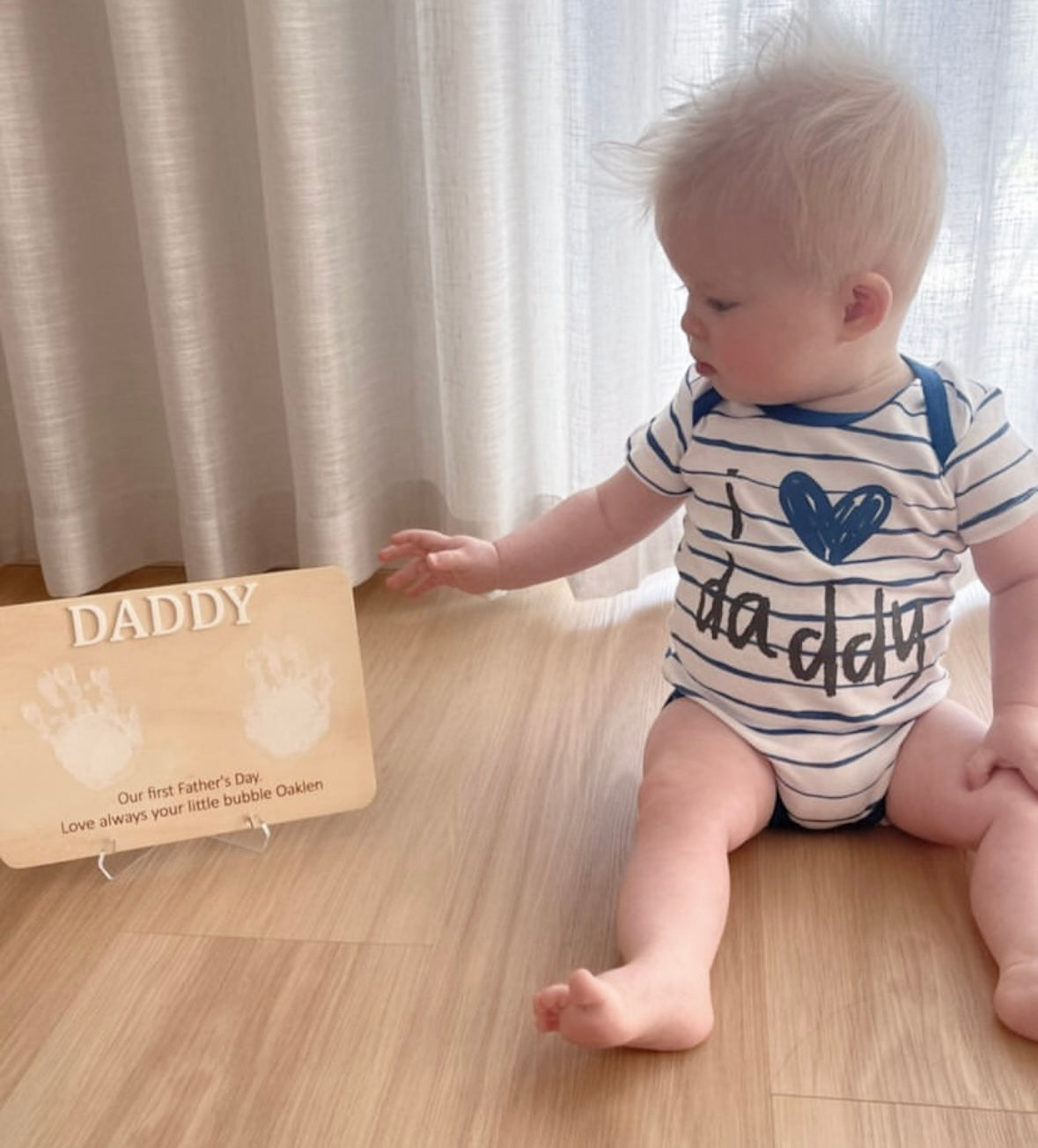 Father’s Day hand print display with stand