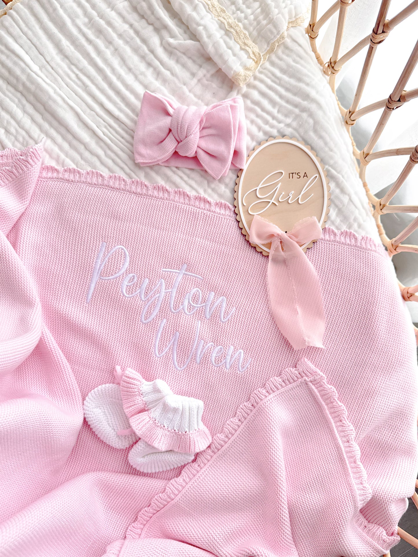 Pink personalised scallop edge baby blanket
