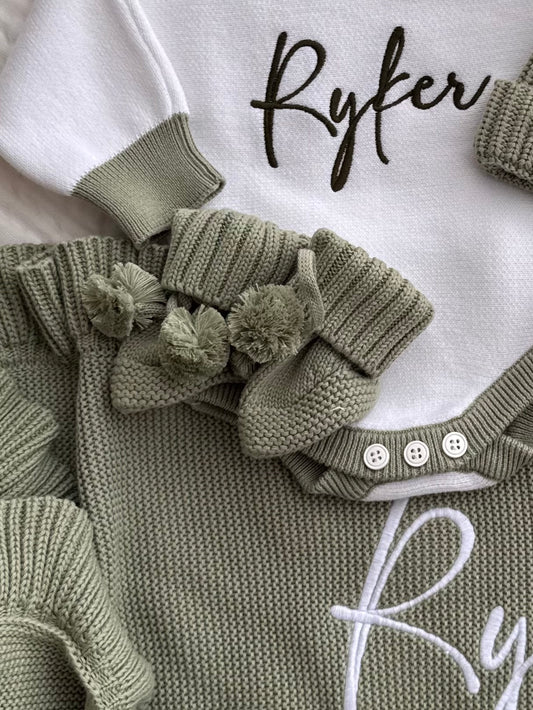Green pompom booties