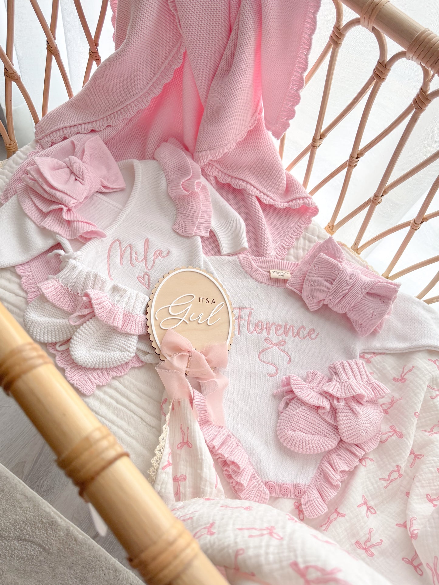 Pink personalised scallop edge baby blanket