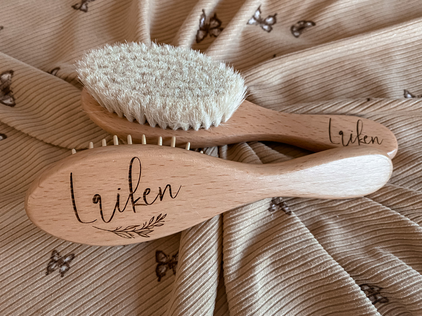 Hairbrush set leaf design